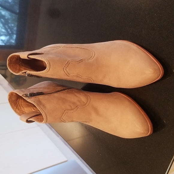💕FRYE💕 Rory Bootie Ash Cowboy Ankle Western Boots Pointed Toe Leather 10 NWOT - Picture 5 of 16